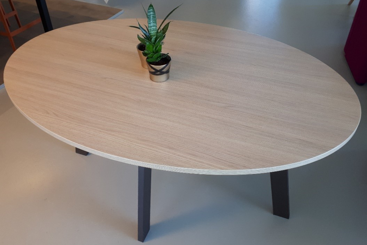 Ovale tafel "Elias"