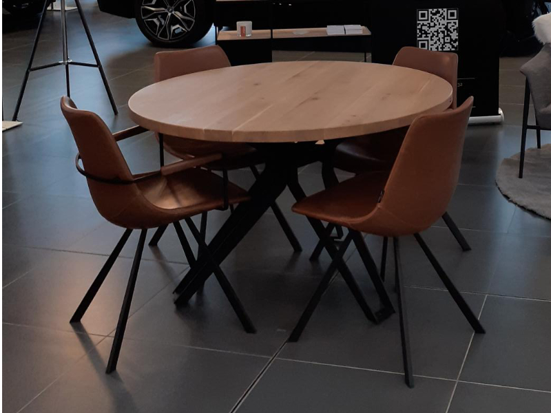 Set tafel met vier stoelen