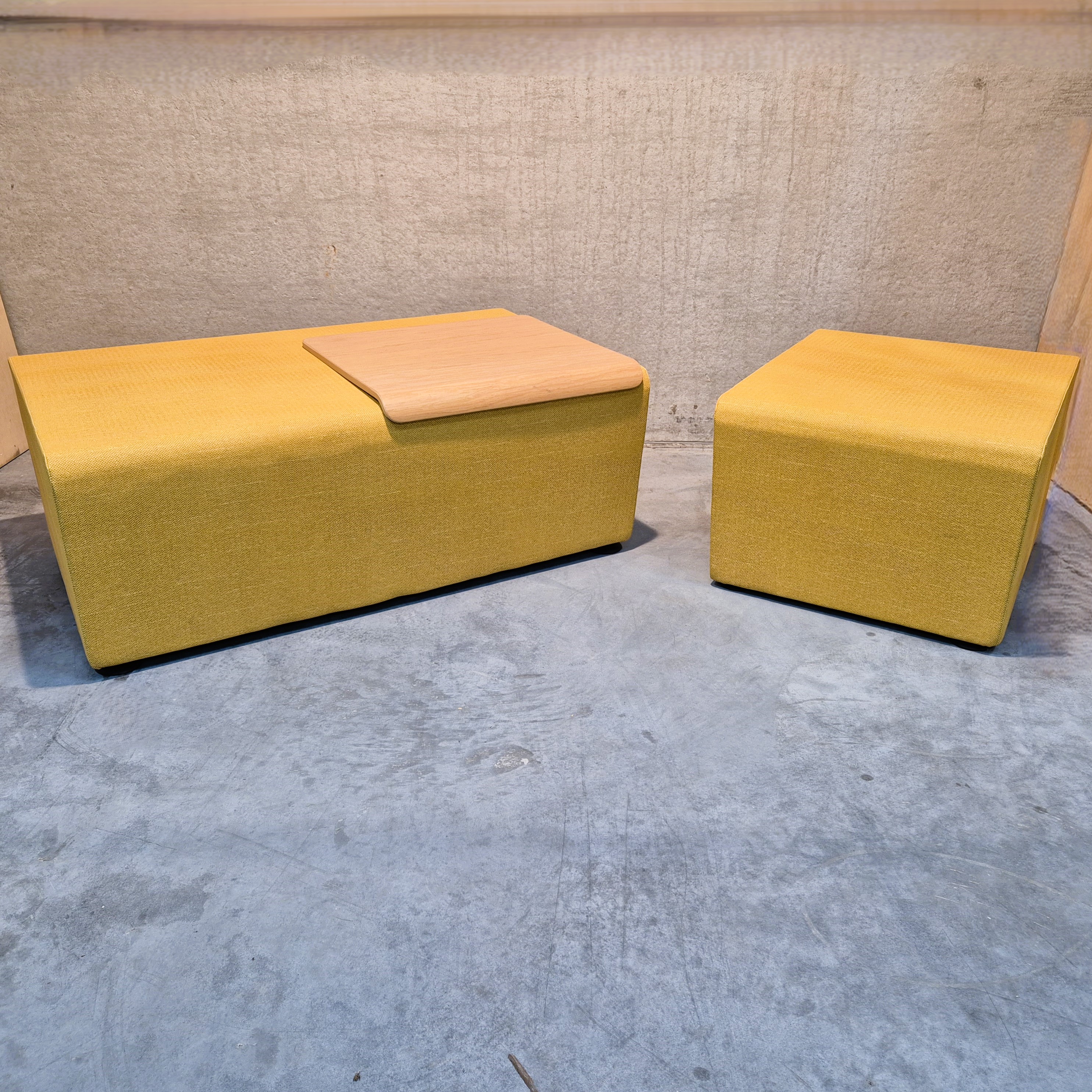 Set van 2 poefen
