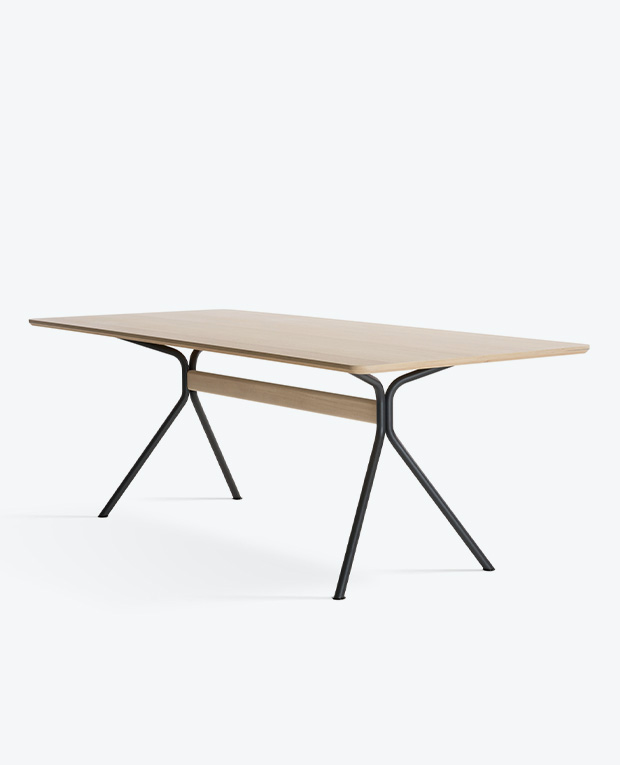 Artifort Beso Table — Eettafel Rechthoekig
